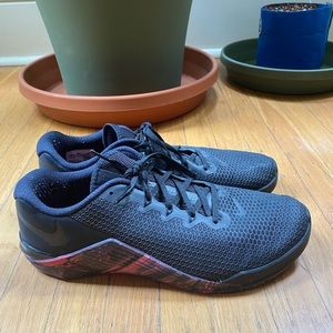 Nike Metcon 5 Men’s - Size 12 (like new)